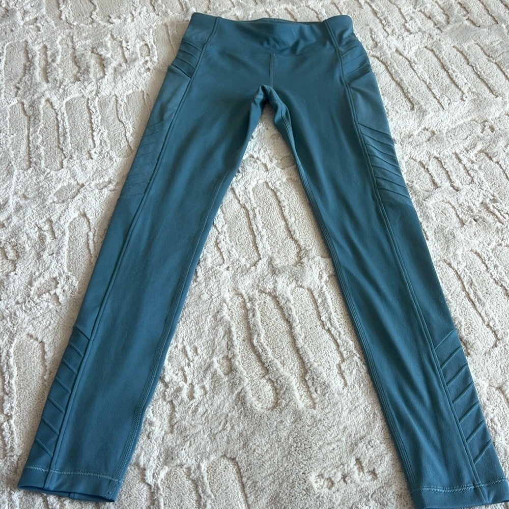Athleta Girl Legging, medium 8/10